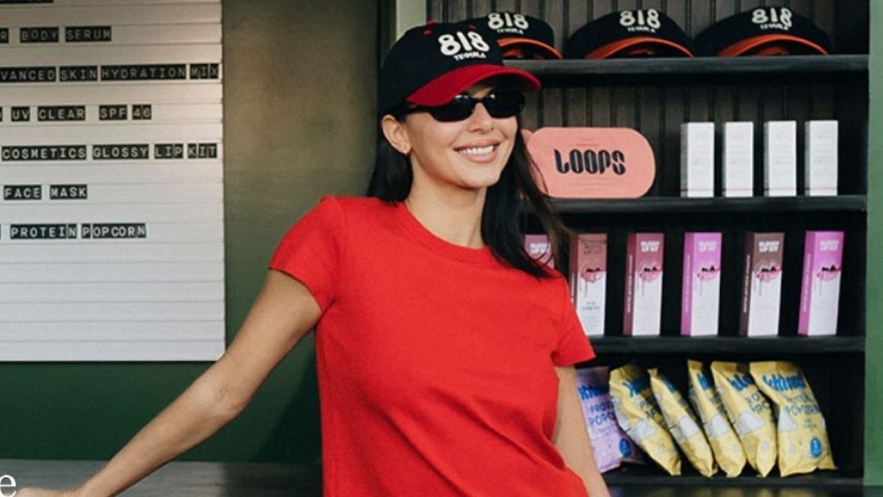 Kendall Jenner Updated Her Jeans With the Coolest T-Shirt Trend