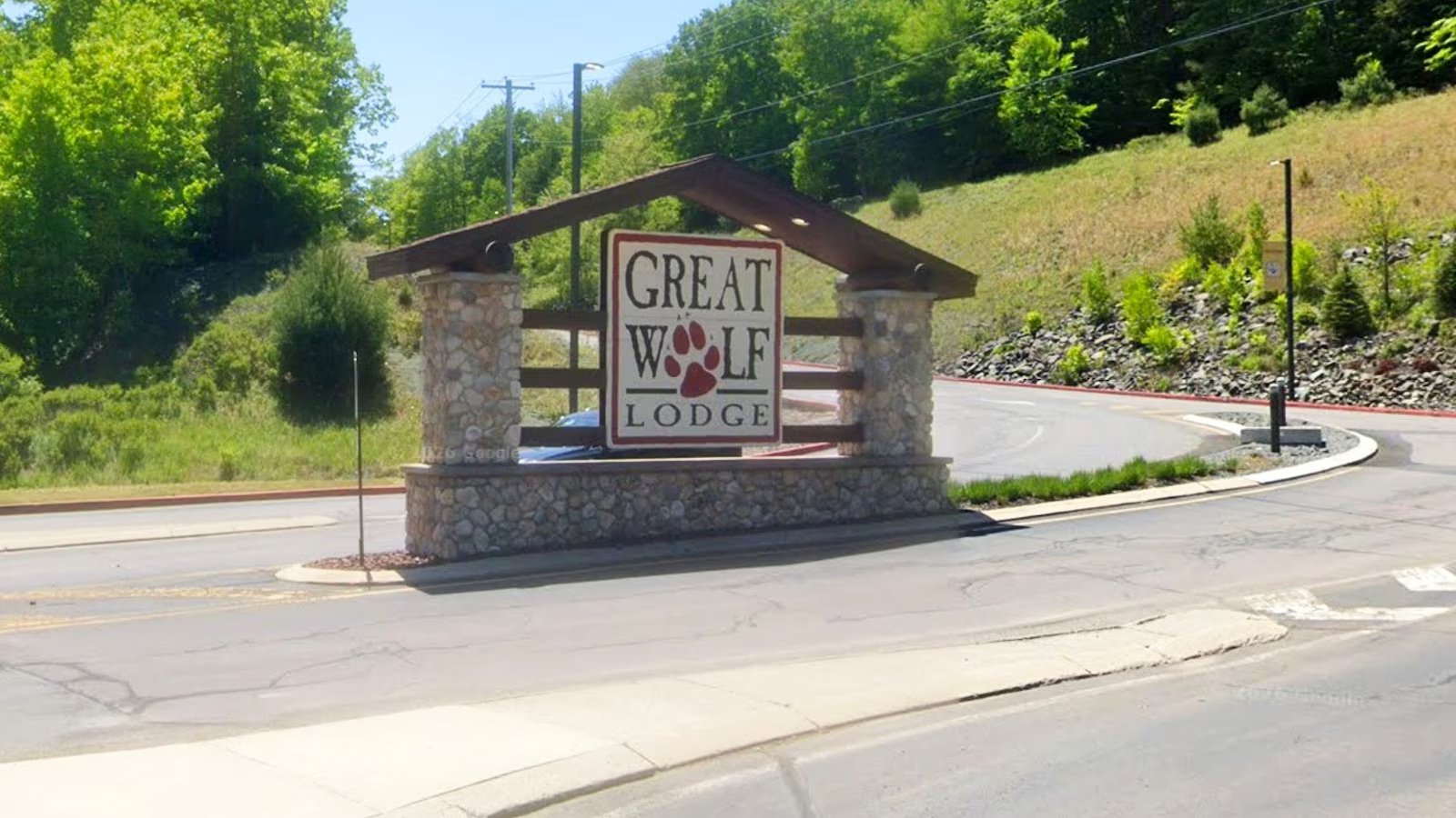 Woman accused of stabbing husband and 3-year-old son to death at family resort: Complaint