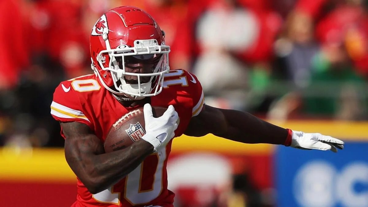 Chiefs interested in a Tyreek Hill reunion amid injuries at receiver, per report