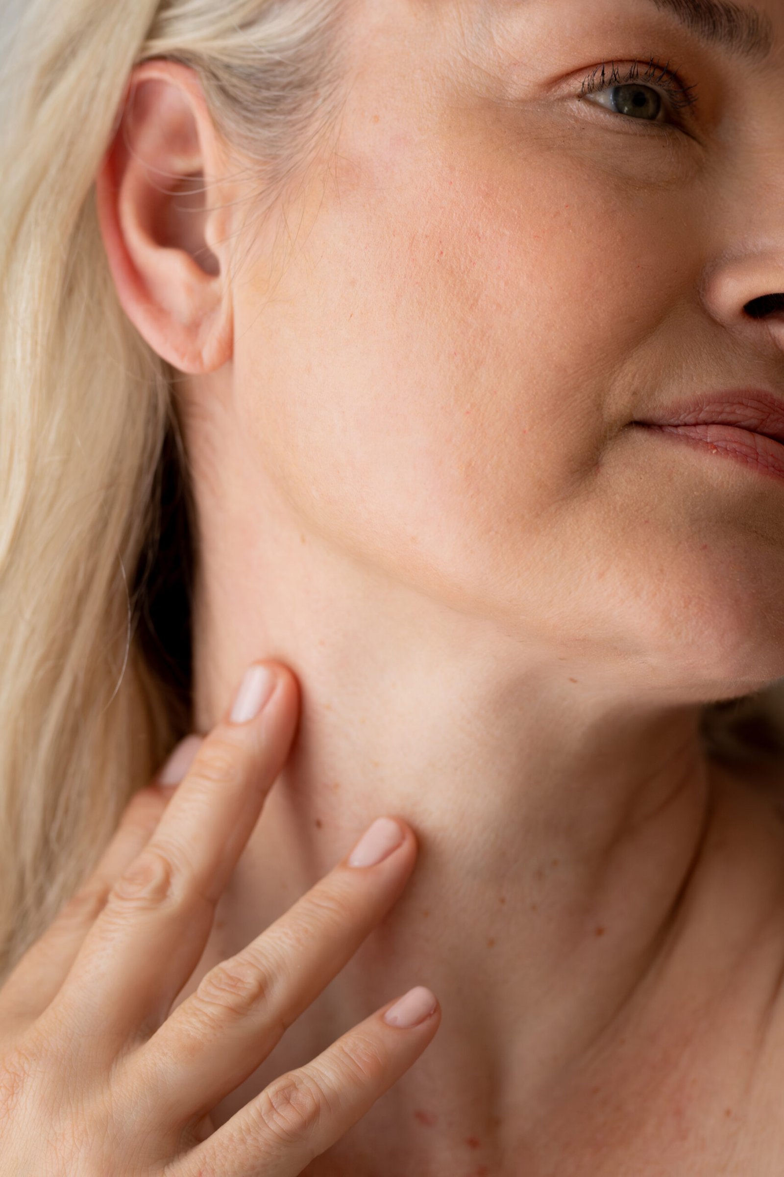 A Functional Medicine Doctor Explains HRT, or Hormone Replacement Therapy