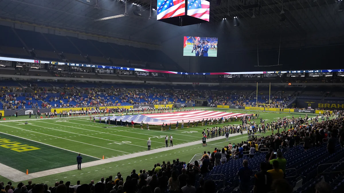 Military officer transported to hospital after fall while rappelling ahead of UTSA’s game vs. Navy