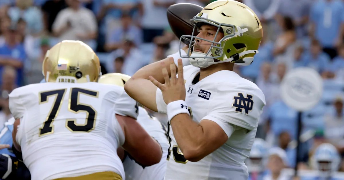 Carr, ground game help No. 3 Notre Dame push past North Carolina 37-26 for 15th straight win