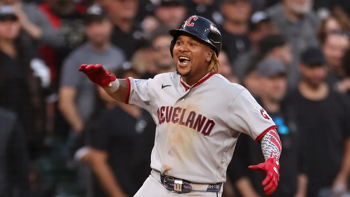 José Ramírez hits go-ahead home run for Guardians in ALDS Game 4