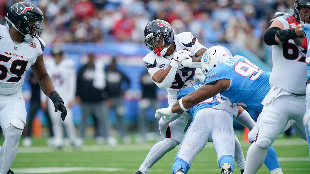 David Montgomery remains sidelined Thursday