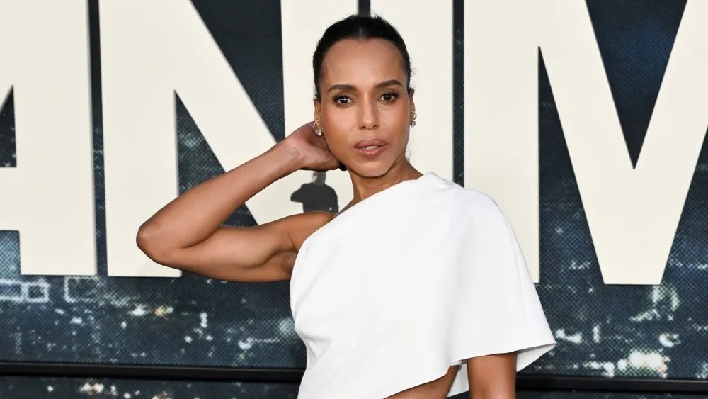 Kerry Washington Shows How Wild Accessories Make an All-white Look Pop