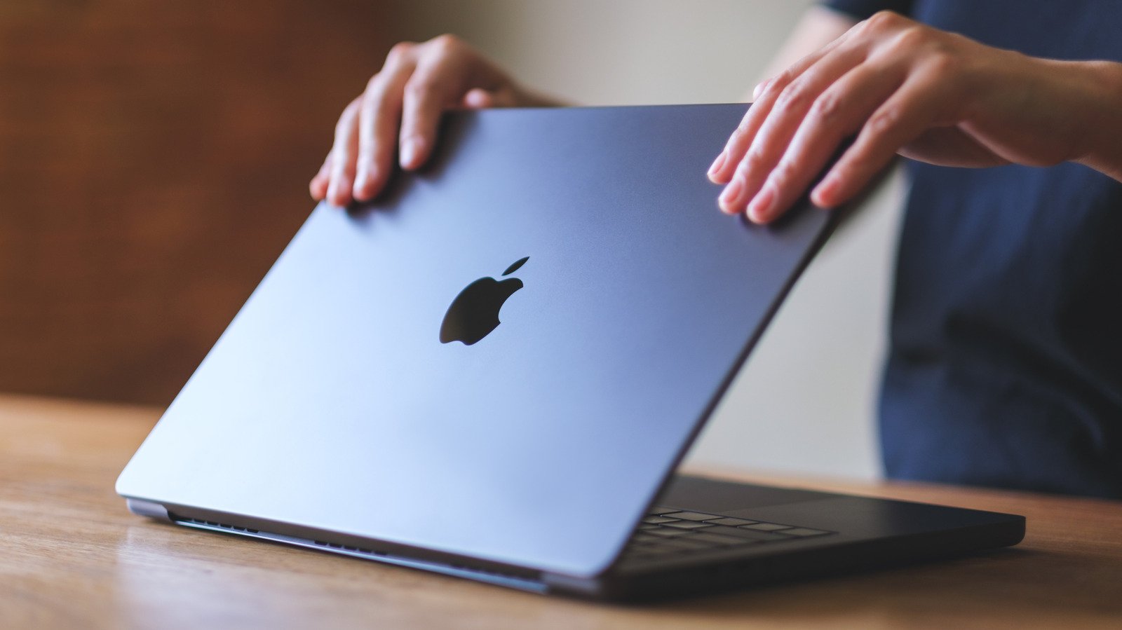 You Should Avoid Using A Screen Protector On Your MacBook — Here’s Why