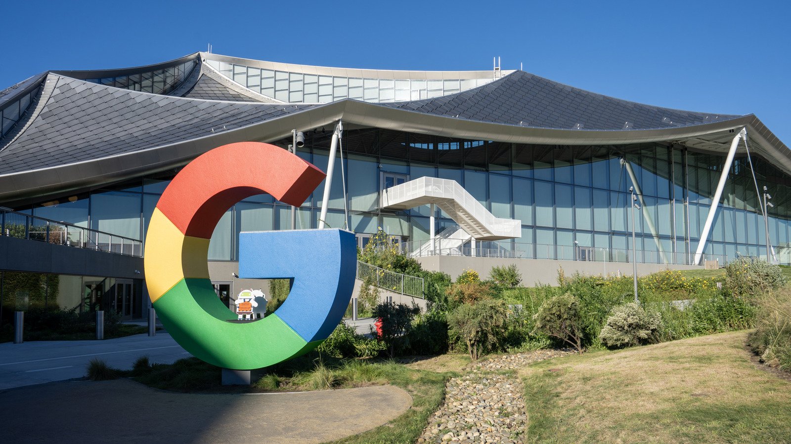 Judge Dismisses Lawsuits Claiming Google’s AI Overviews Siphon Web Traffic