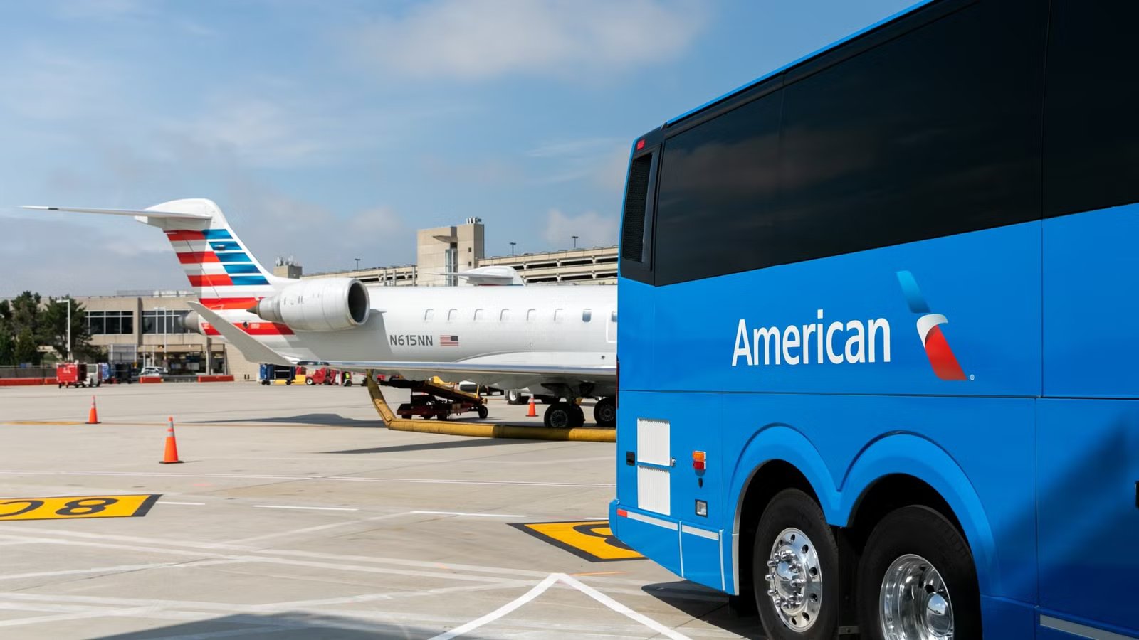 84 Miles: American Airlines Replaces Buses With CRJ-700 Flights To Chicago Today