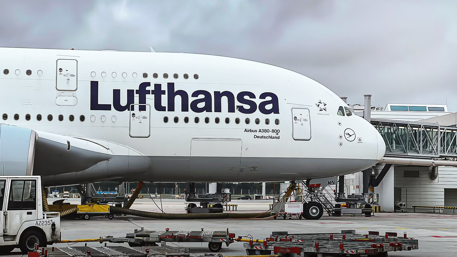 Missing Floor Panel: The Secret Way Airbus A380 Crew Can Escape From Their Rest Areas