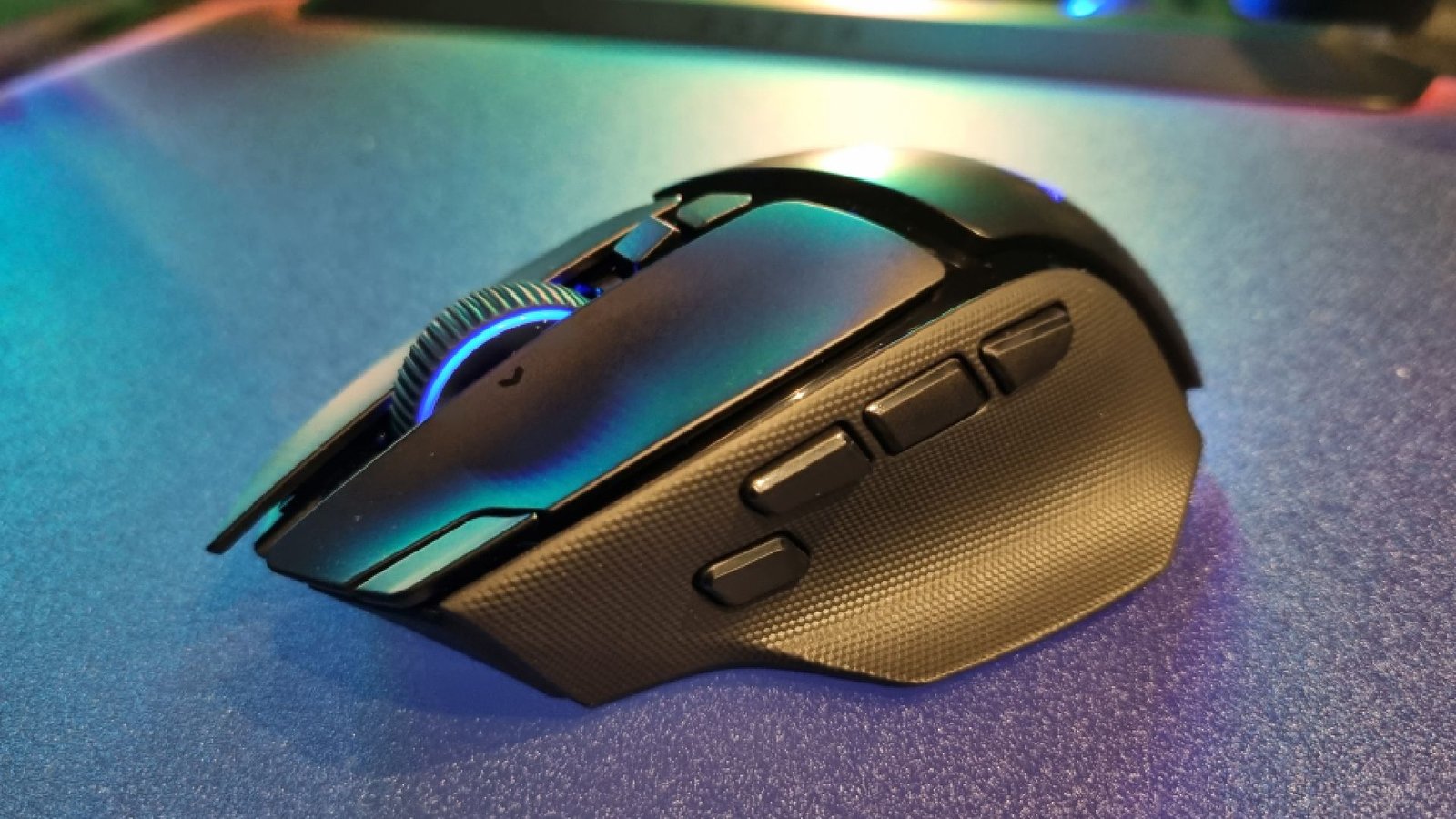 New Razer Basilisk V4 executes perfect 180 degree turns at the click of a button, all while looking like a Power Ranger’s foot