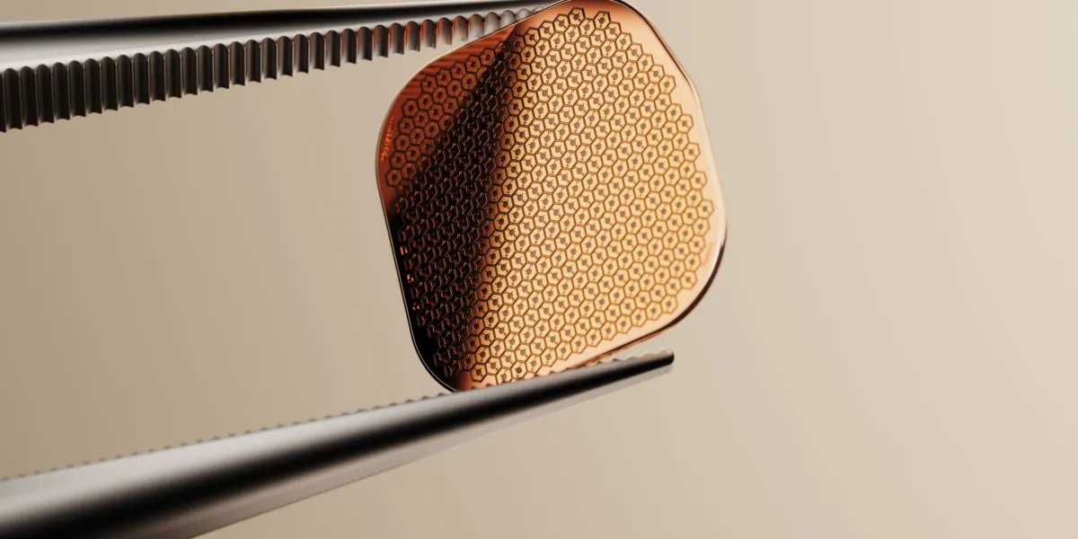 This implant can restore sight for patients with macular degeneration