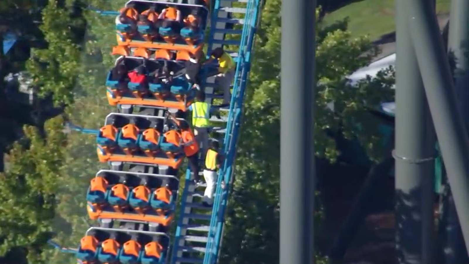 1 dead, several injured in roller coaster incident at Six Flags Over Georgia: Police