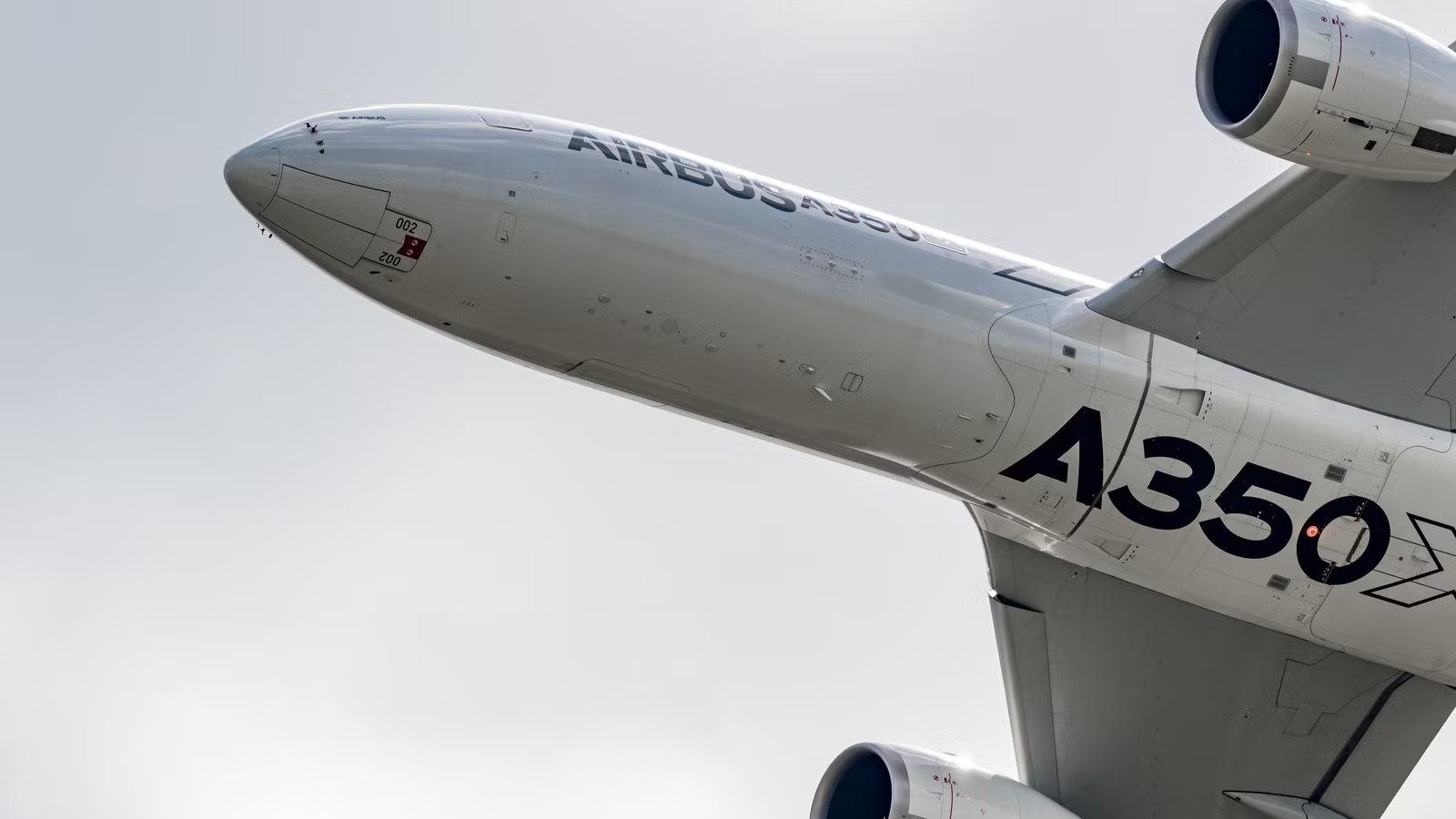 Airbus CEO: Decision On A220 & A350 Stretches Before 2030