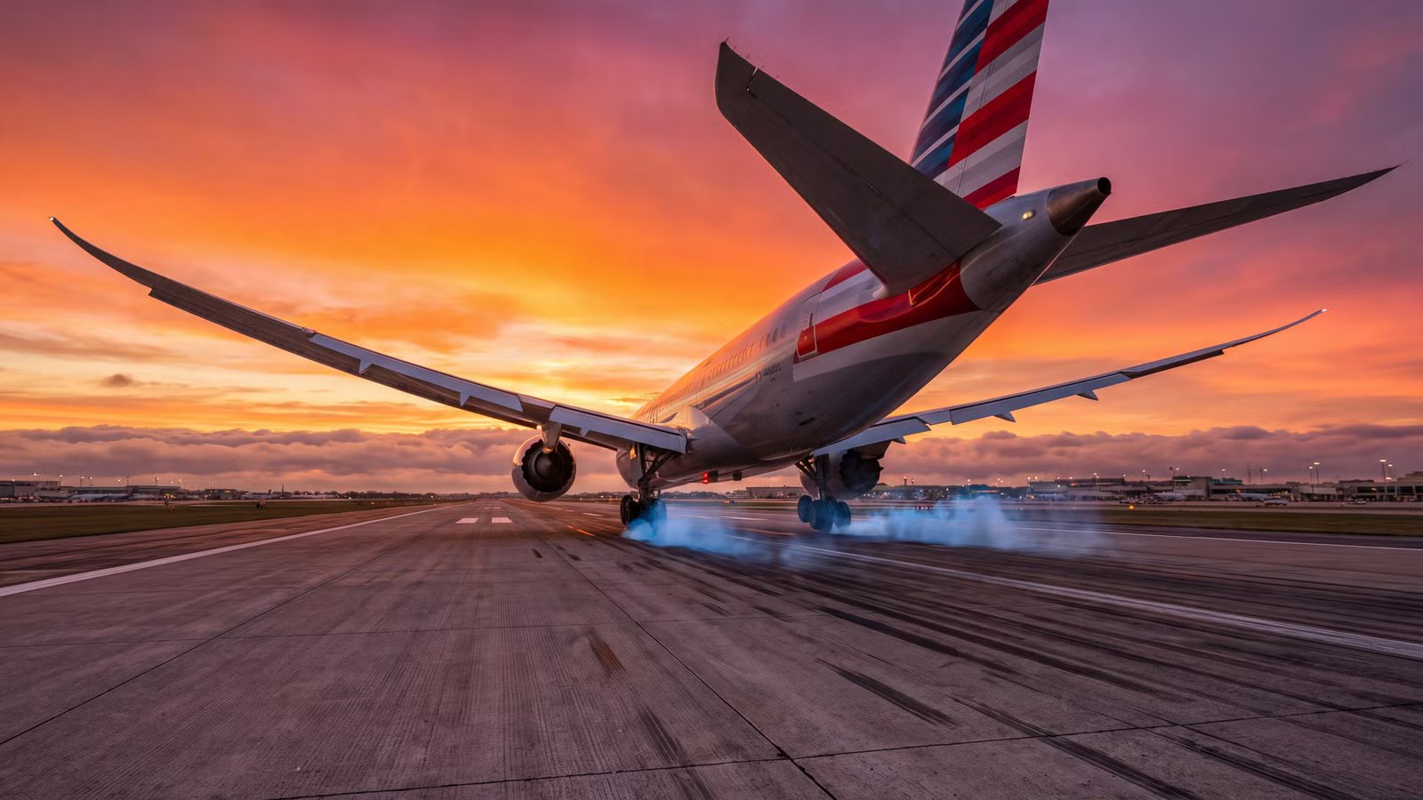 American Airlines Boeing 787’s Brakes Drag In O’Hare Emergency Landing, One Hospitalized