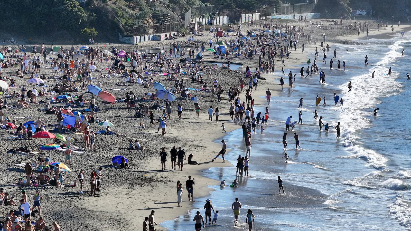 37 million people under alert for dangerous temperatures as October heat wave bakes California