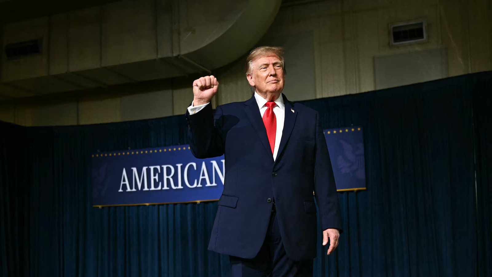 Trump warns Republicans about Texas, Michigan ahead of midterms