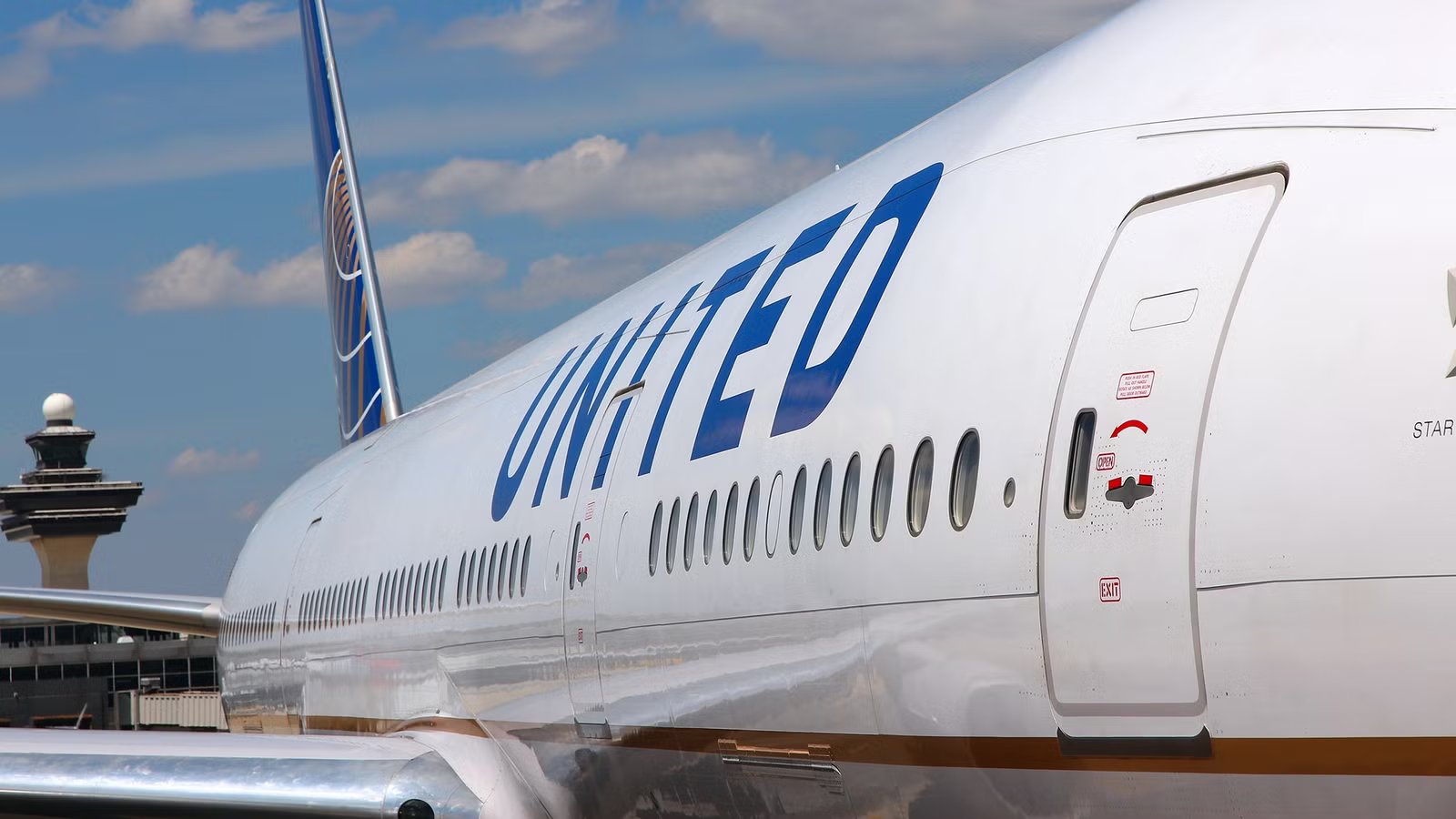 United Passengers Stuck Nearly 12 Hours On Rome Flight That Never Took Off Given $175