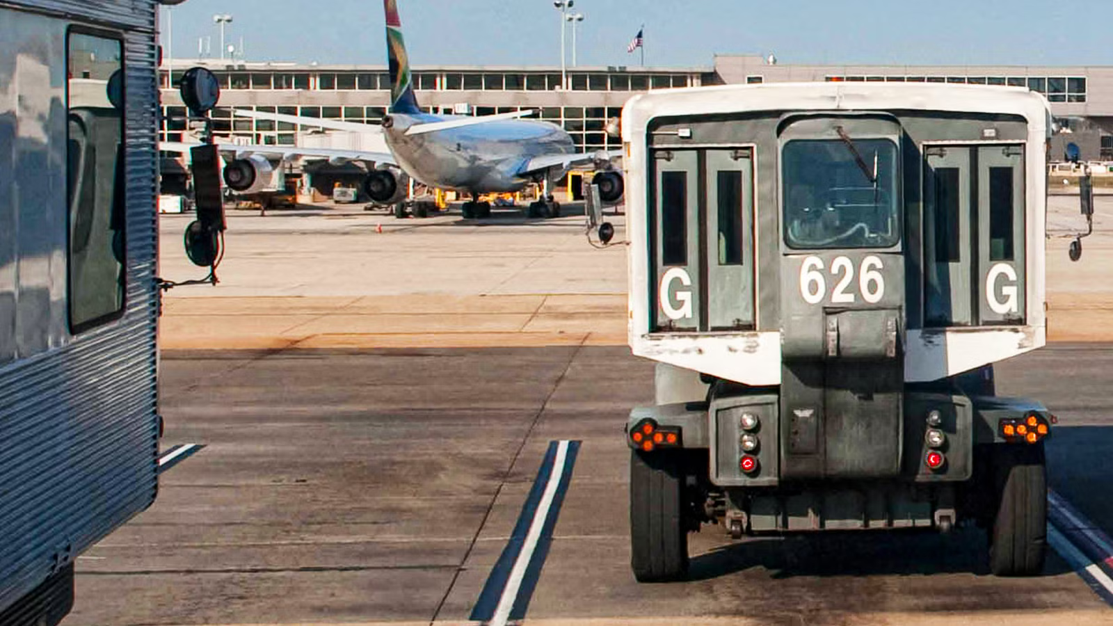 Here’s Why United Airlines’ CEO Called Washington Dulles Airport’s Saarinen-Era Mobile Lounges ‘Terrible’