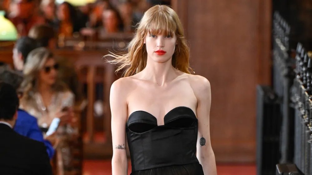 Valentino Spring 2027 Ready-to-Wear Runway, Fashion Show & Collection Review