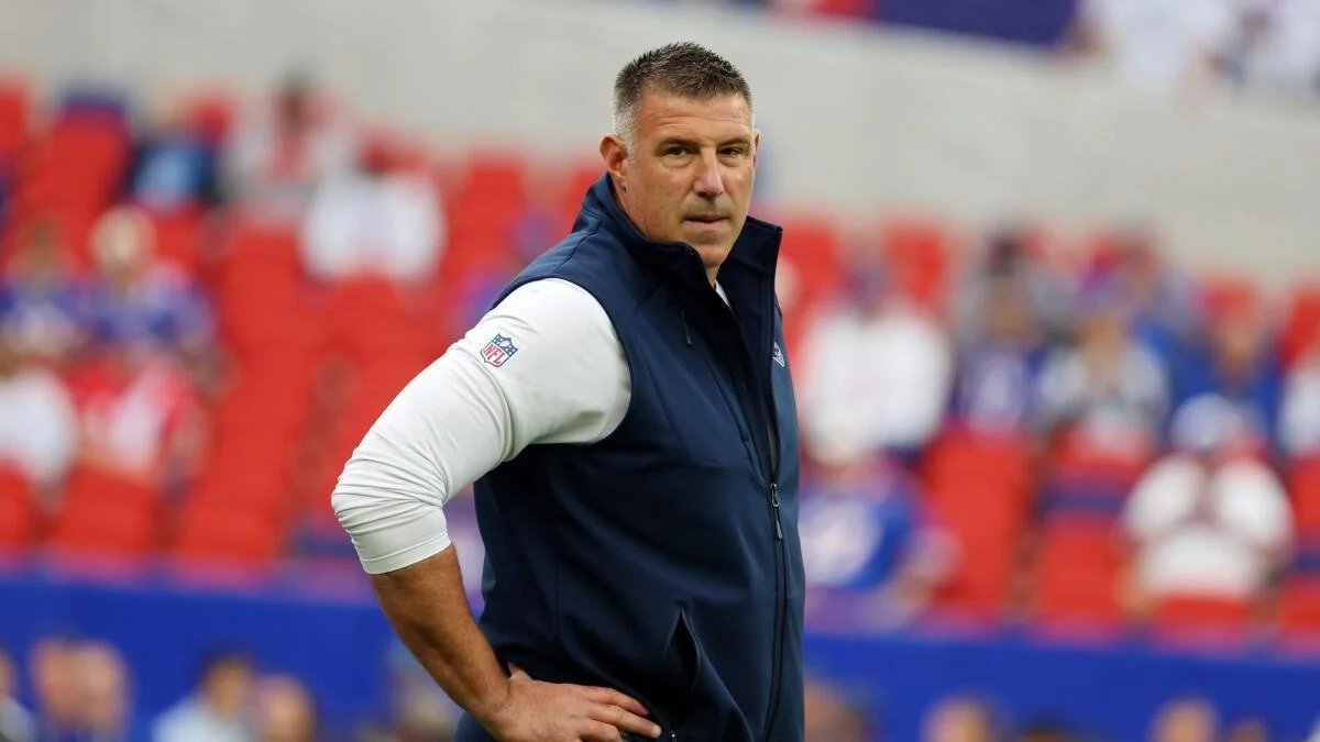 Patriots’ Mike Vrabel calls out official after being penalized during win over Bills