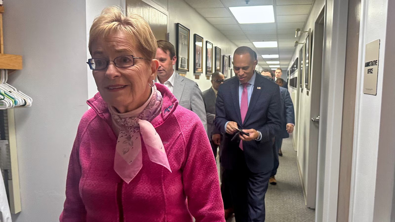 Jeffries likes Democrats’ chances in race for the House as he campaigns in Ohio