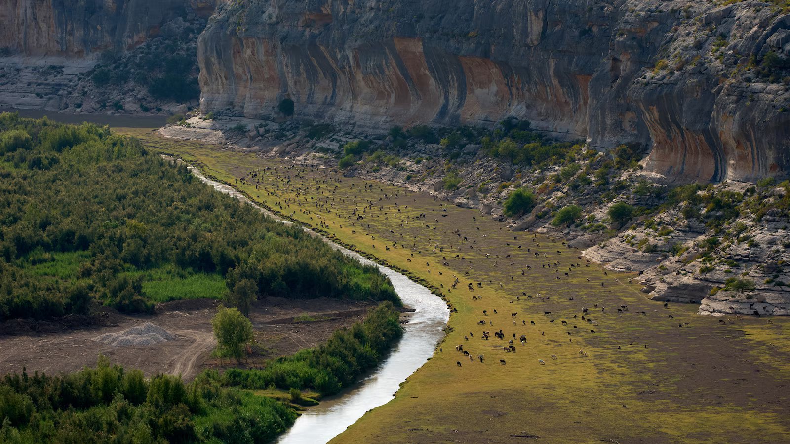 How Texas landowners are fighting back against Trump’s border wall
