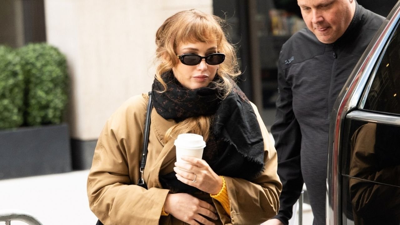 JLaw Swapped Blue Jeans For the Colour That Looks Best With Tan Uggs