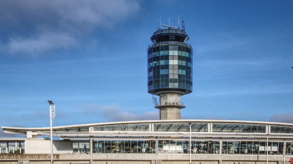Air travel between Vancouver and the U.S. falls for 20th month